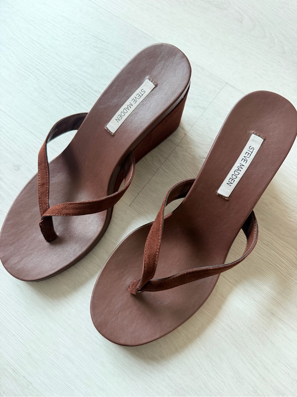 Steve Madden Brown Wedge Thong Sandals - Picture 3 of 7